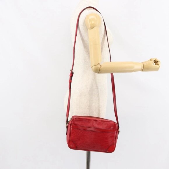 Louis Vuitton Handbags - LOUIS VUITTON Epi Trocadero 23 Shoulder Bag Red